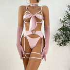 Ensemble de six pièces : ceinture creuse de bondage, gants longs, sangle de poitrine, lingerie sexy, string et tanga.