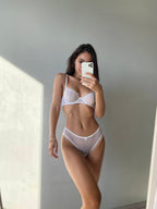 Ensemble de lingerie deux pièces simple et sexy à ourlet volanté, string et tanga